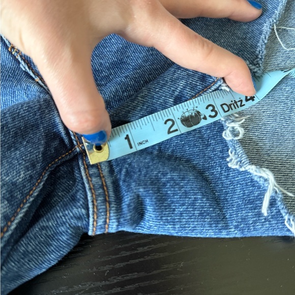 Levi’s Denim Shorts - Picture 11 of 12